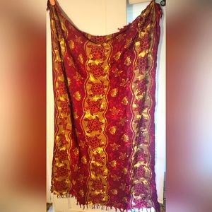 🏷= $1 Batik sarong